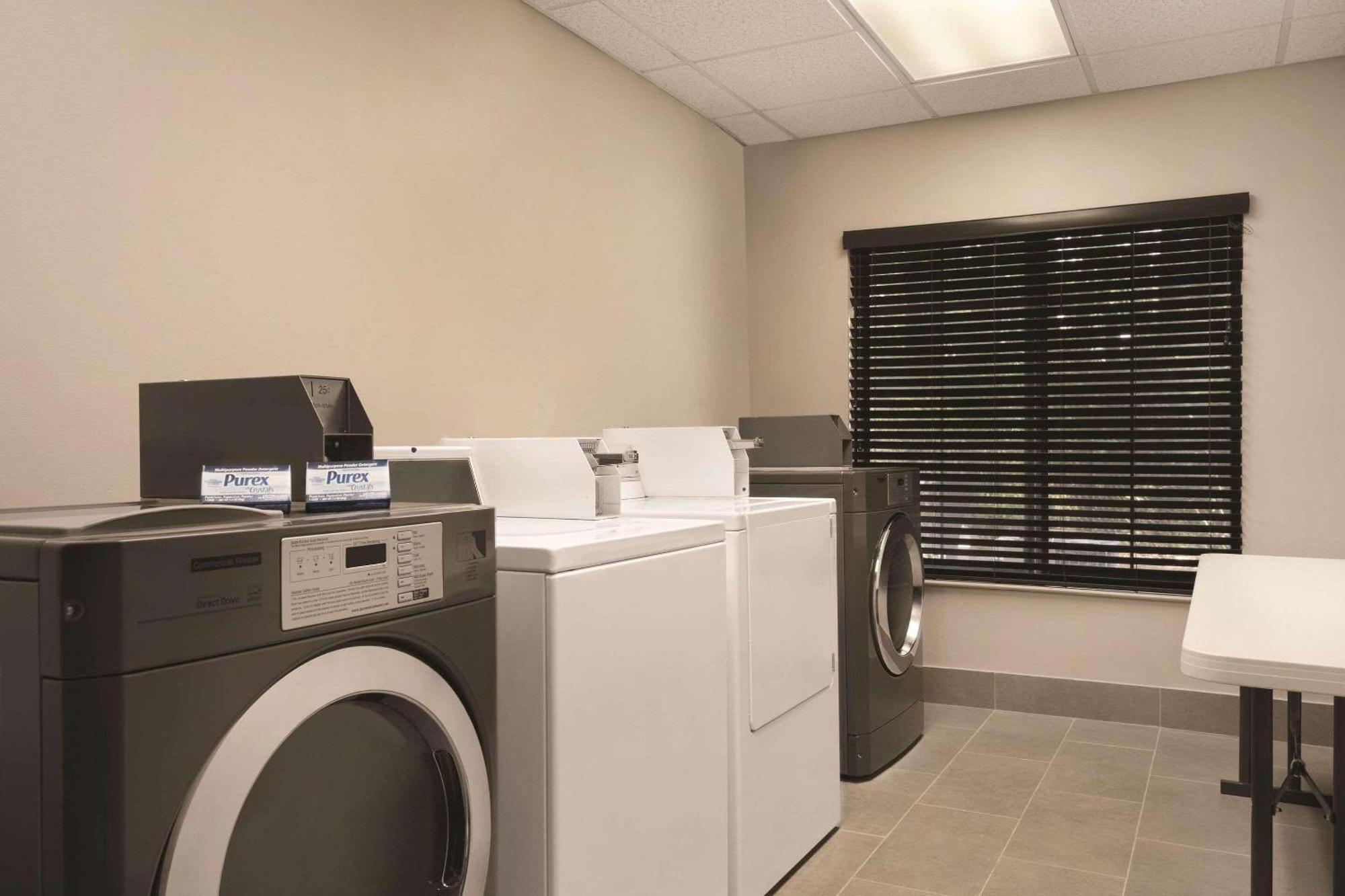 Country Inn & Suites By Radisson Raleigh-Durham Airport Nc Morrisville Eksteriør billede